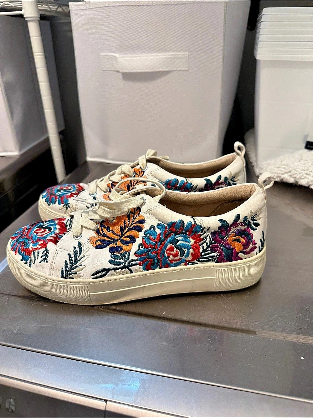 J Slides Floral Embroidered Sneakers US 8